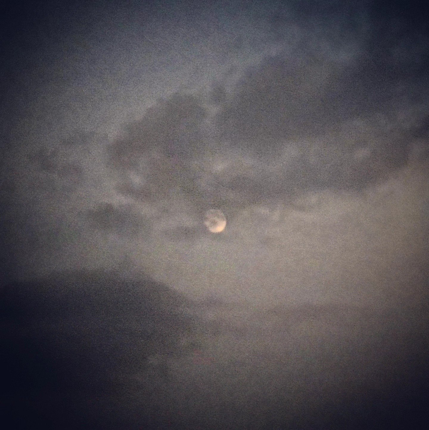 📷 Moon Through Cloud — India · 11 Sept 2026