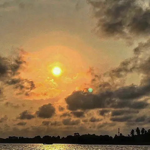 Sun in the Cloud Hole, Coastal India